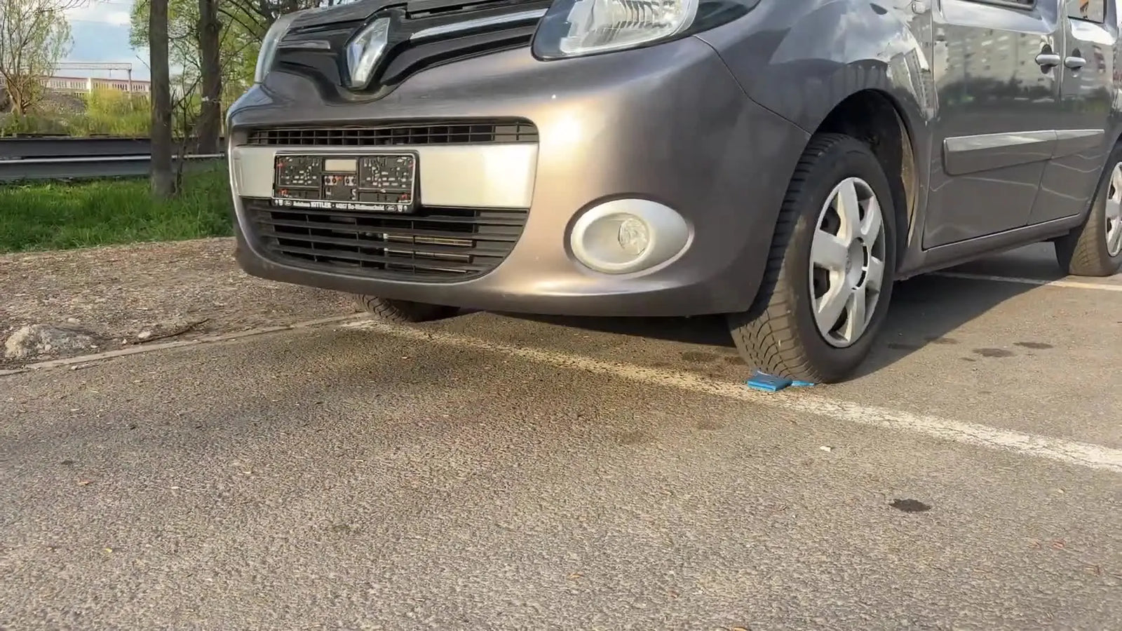 We Drove a Renault Over a Sewtalent Magnetic Hoop—Here’s What That Durability Test Actually Proves (and What It Doesn’t)