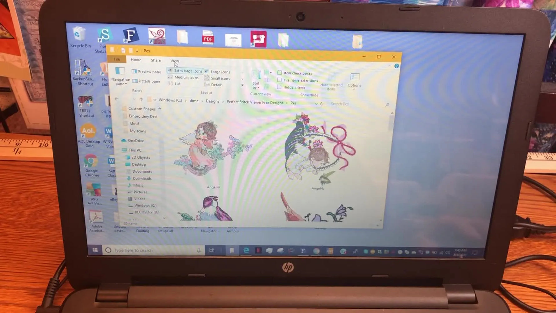 Windows File Explorer displays embroidery designs as large thumbnail previews instead of generic icons, confirming Perfect Stitch Viewer is working.