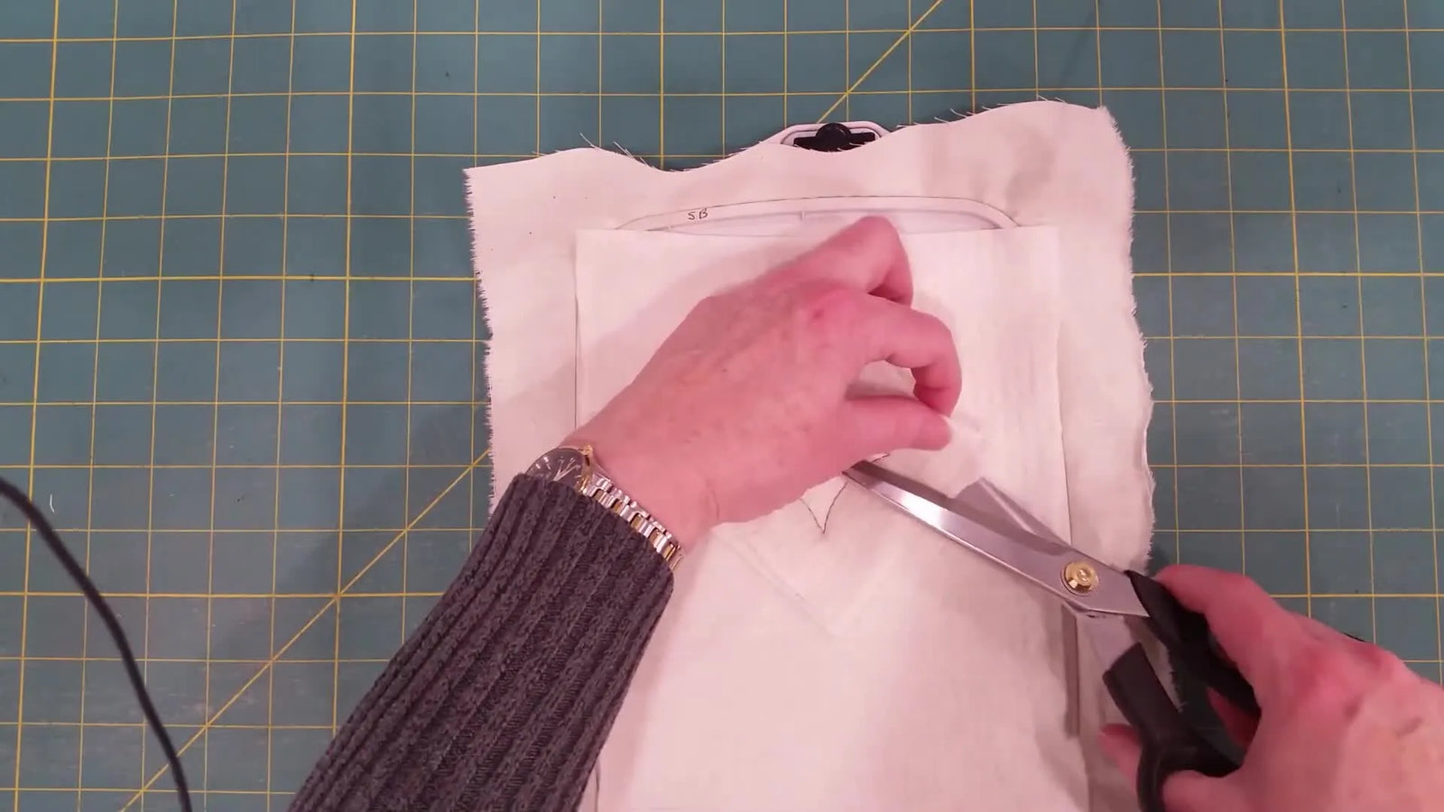 Trapunto in the Hoop on a Janome Memory Craft 10000: The Layering + Trim Trick That Makes the Puff Pop (Without Ruining Your Block)