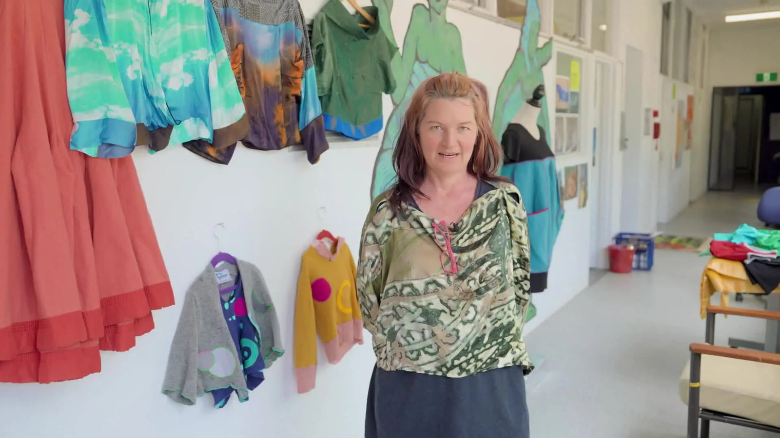 Synlig lagning och kreativ upcycling med Hanna Hoyne – praktiska tips för att ge kläder nytt liv