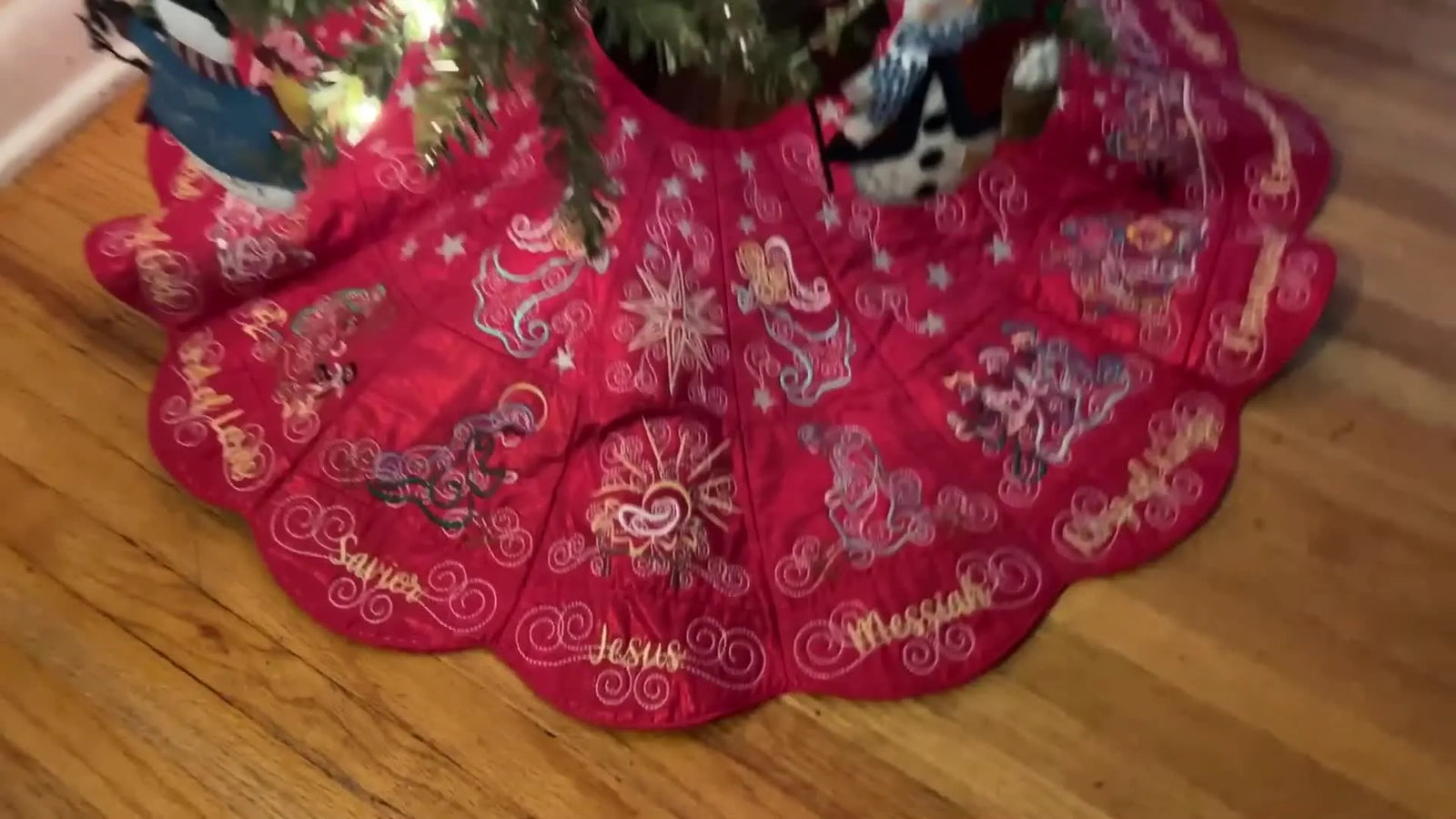 The 5x7 Hoop Reality Check: Finishing a Designs by JuJu Nativity Tree Skirt on a Brother SE1900 Without Losing Your Mind