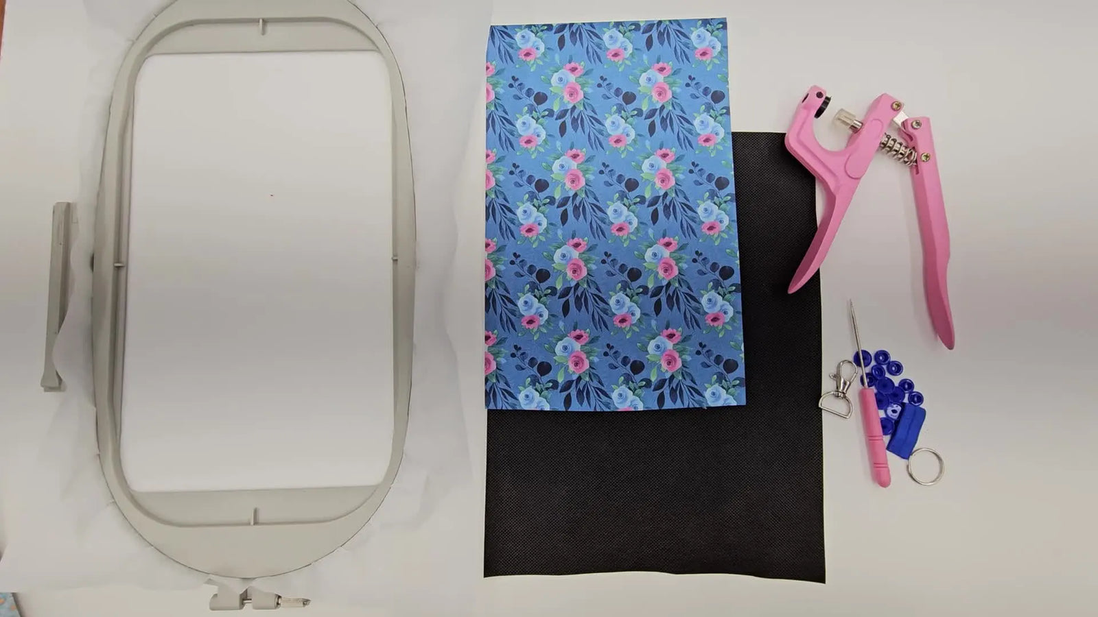 ITH Deck of Cards Holder in a 6x10 Embroidery Hoop: The Clean, No-Crash Way to Stitch Vinyl, Tabs, and Snaps