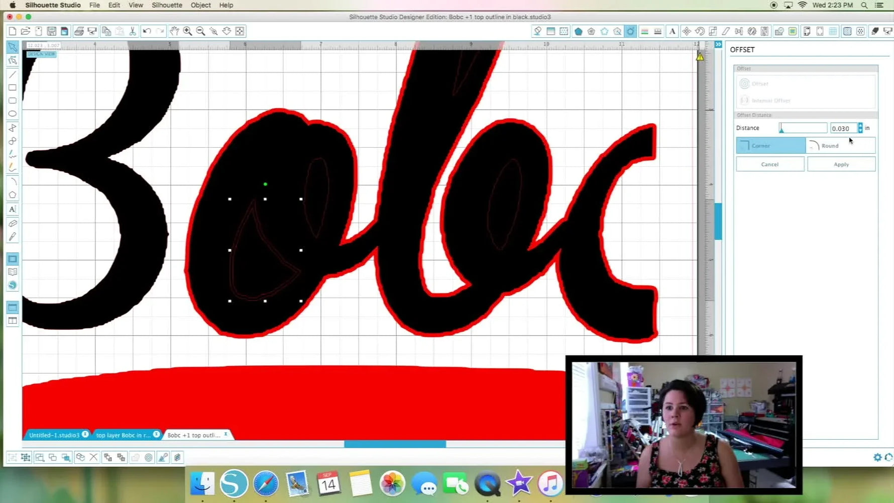 A close-up screen capture of Silhouette Studio generating an internal offset cut line inside a letter, showing the exact moment the appliqué cut path is created.
