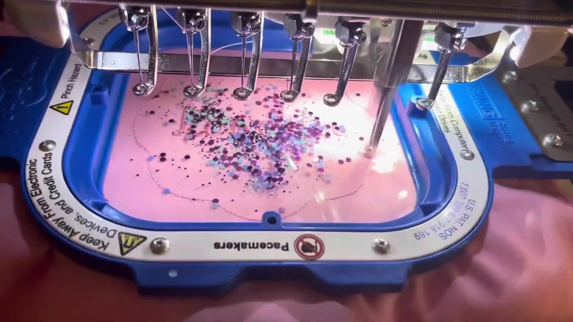 Un’etichetta nome “shaker” senza stress su Janome MB-7e: intelaiatura ...