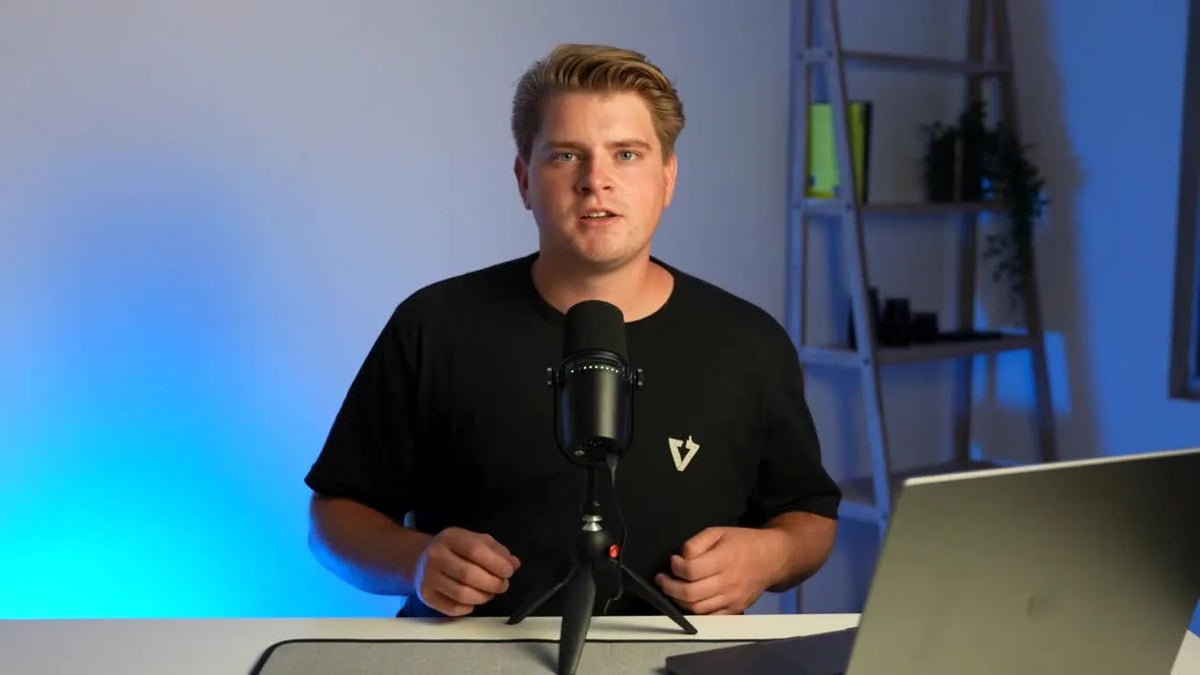 Man introducing Threads platform