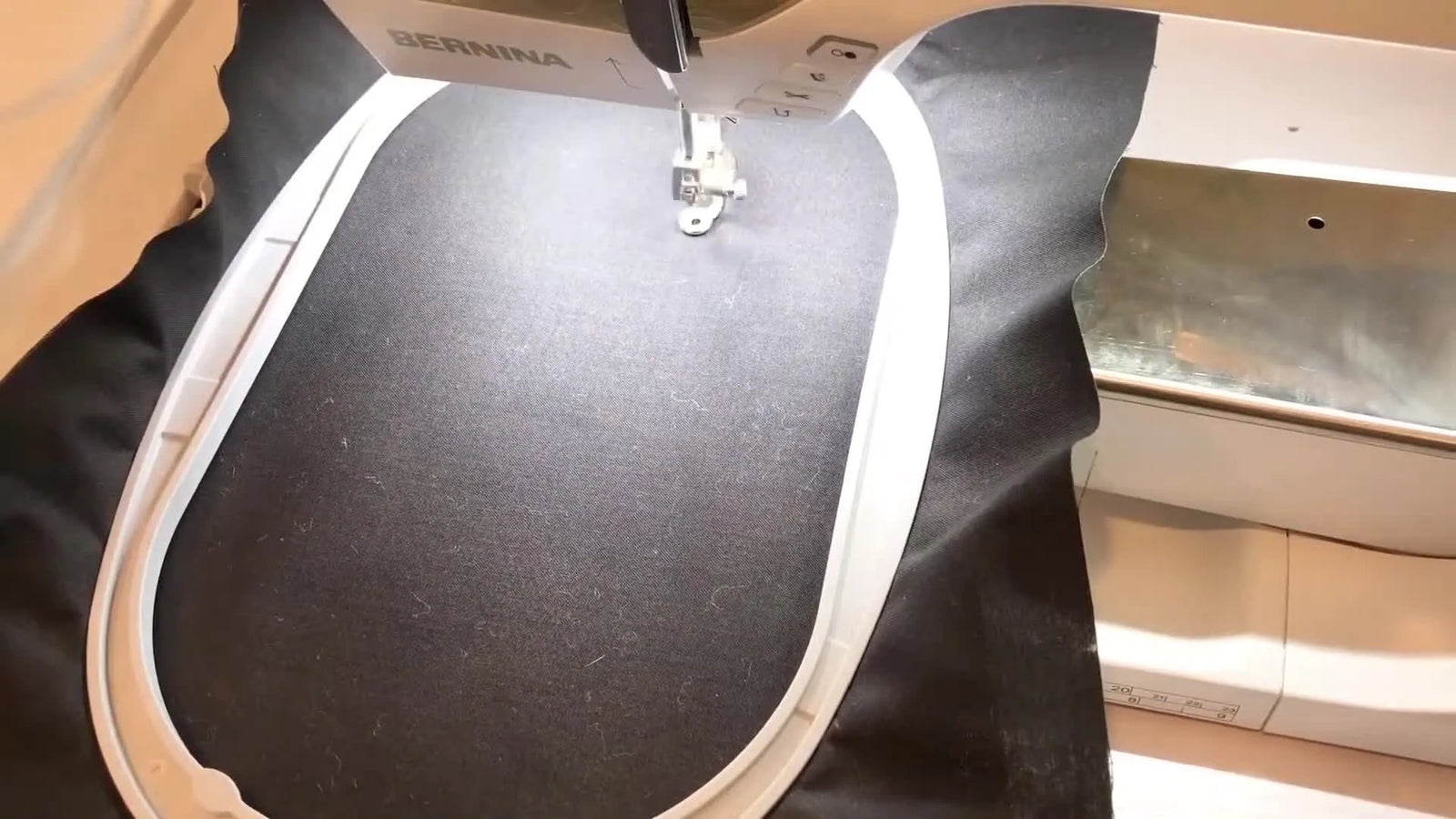 OESD Tiling Scene on a Bernina 7 Series: The No-Gaps Workflow for Hooping, Seam Stitches, and Perfect Joins